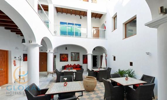 Small boutique hotel in a 16th century restored palace - Malaga area