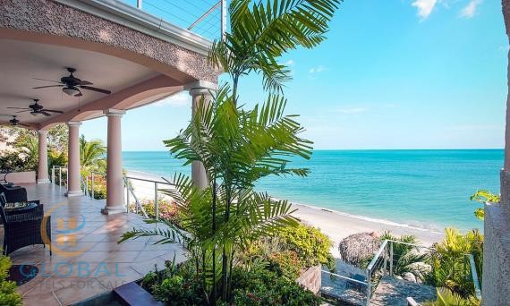 Luxury beachfront boutique hotel located in the best part of Panama, exempt from property tax until 2032 and Owners finance