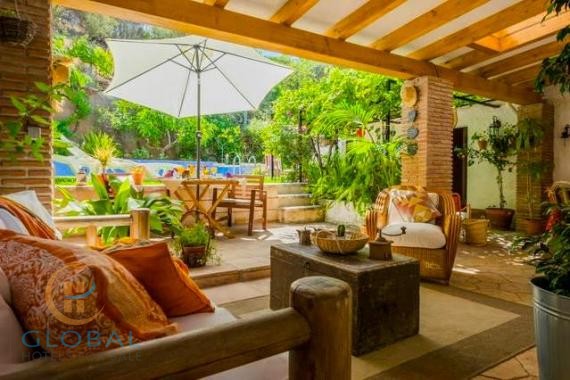Magnificent B&B near to Malaga with 7 rooms 800m from the beach