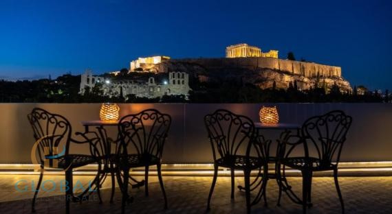 Stunning luxury 4* Hotel in city center of Athens