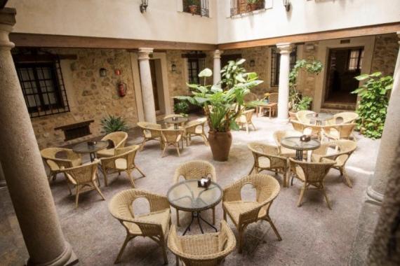 Hotel in a fully renovated 18th century Palace