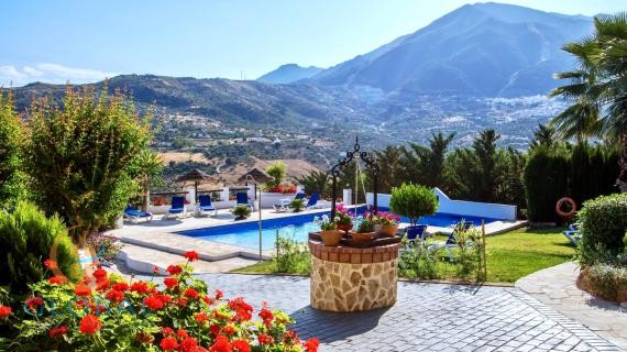 Charming country hotel in the Axarquia region only 20 min from the beaches