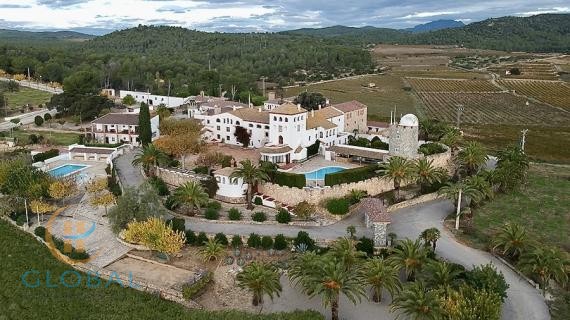 Exceptional opportunity to acquire a Boutique Hotel wine domain with huge development potential in Catalonia