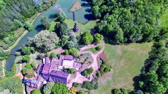 4* Hotel located in a amazing domaine with a lake and parc in the Dordogne