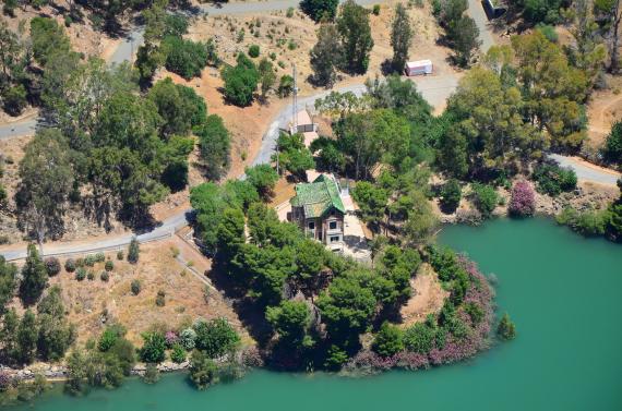 Lake view Hotel project by Caminito del Rey