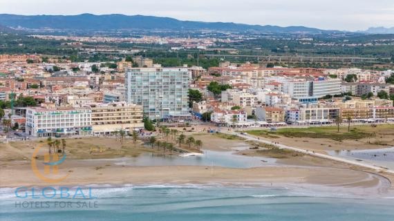 4* Hotel on second line beach close to Tarragona