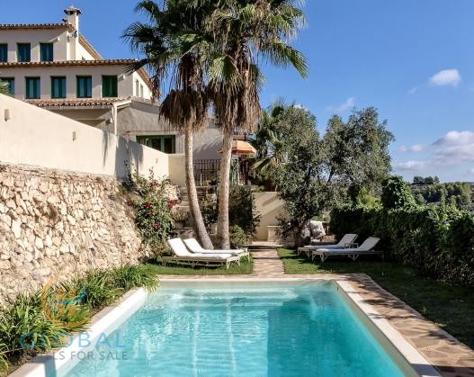 Stylish boutique hotel with beautiful sea-views over the valley on the Costa Blanca