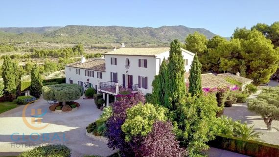 Charming Finca Hotel – A Tranquil Mountain Retreat Near Alicante
