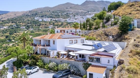 A unique combination of a small high-end boutique hotel and an elegant private residence near Malaga